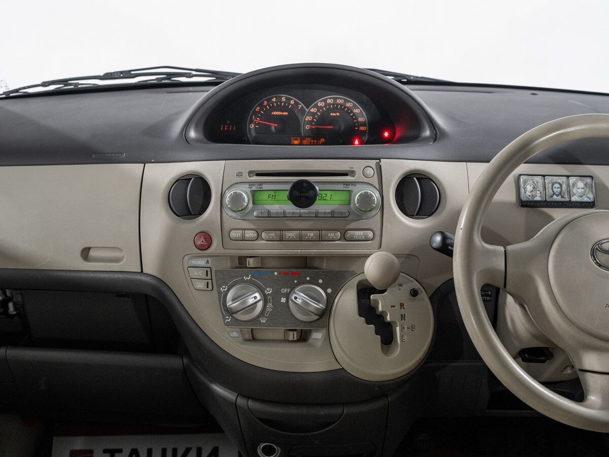 Toyota Sienta 2006 - фото автомобиля