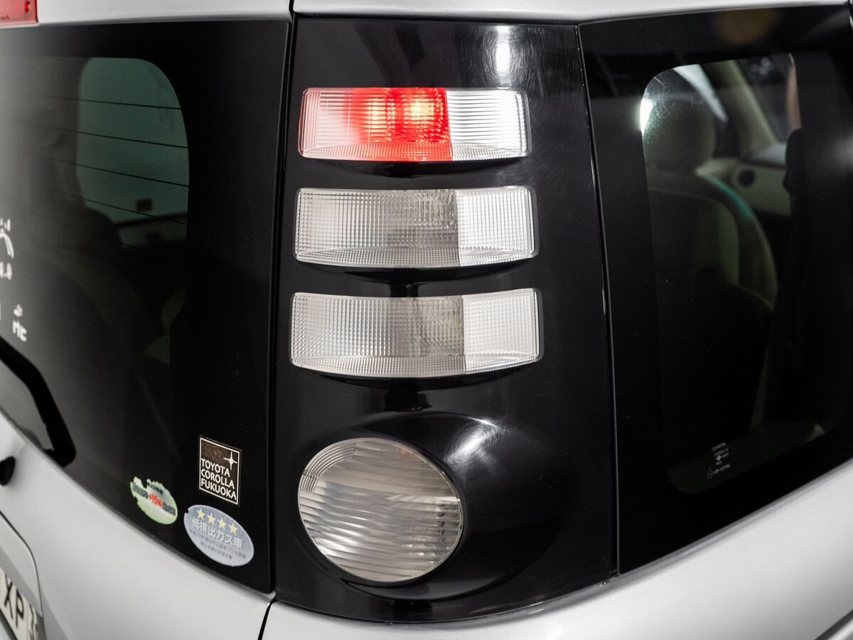 Toyota Sienta 2006 - фото автомобиля