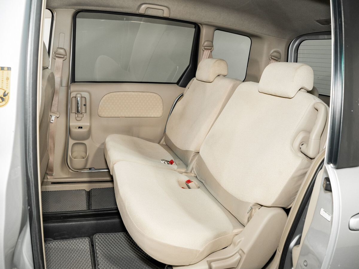 Toyota Sienta 2006 - фото автомобиля