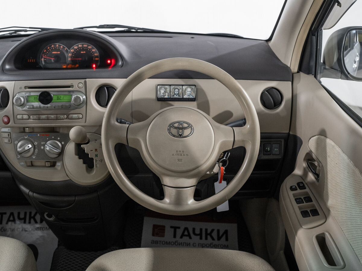 Toyota Sienta 2006 - фото автомобиля
