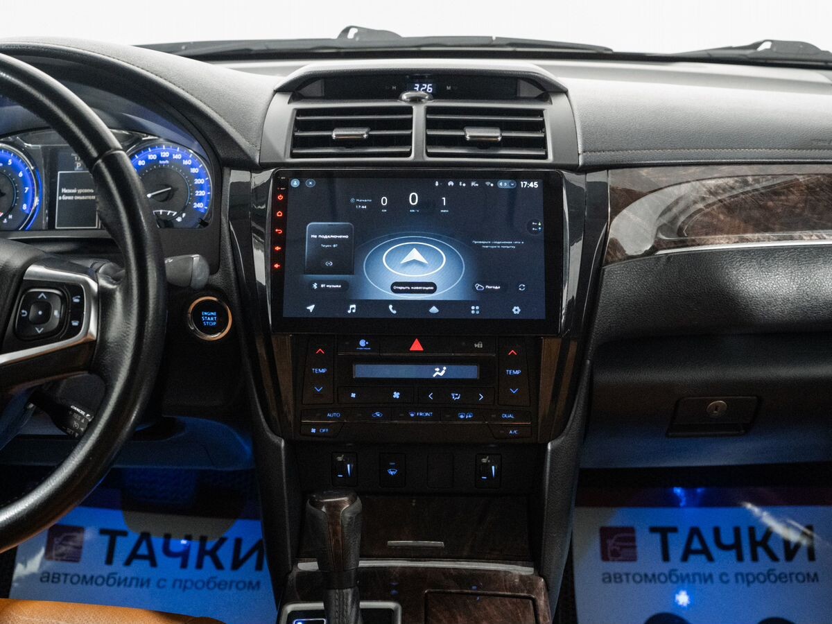 Toyota Camry 2017 - фото автомобиля