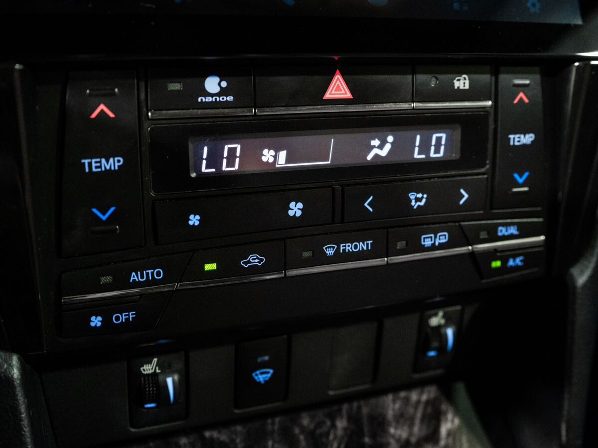 Toyota Camry 2017 - фото автомобиля