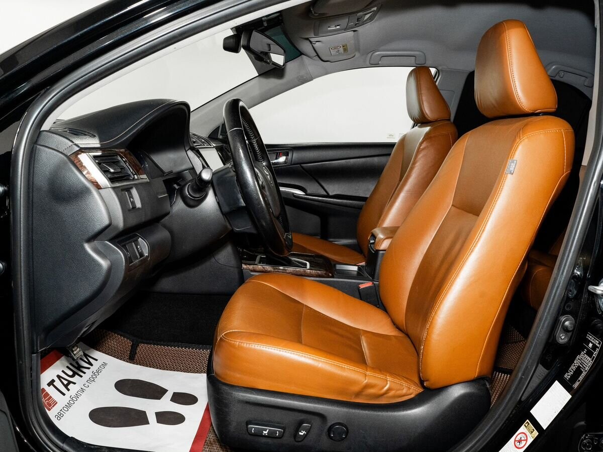 Toyota Camry 2017 - фото автомобиля