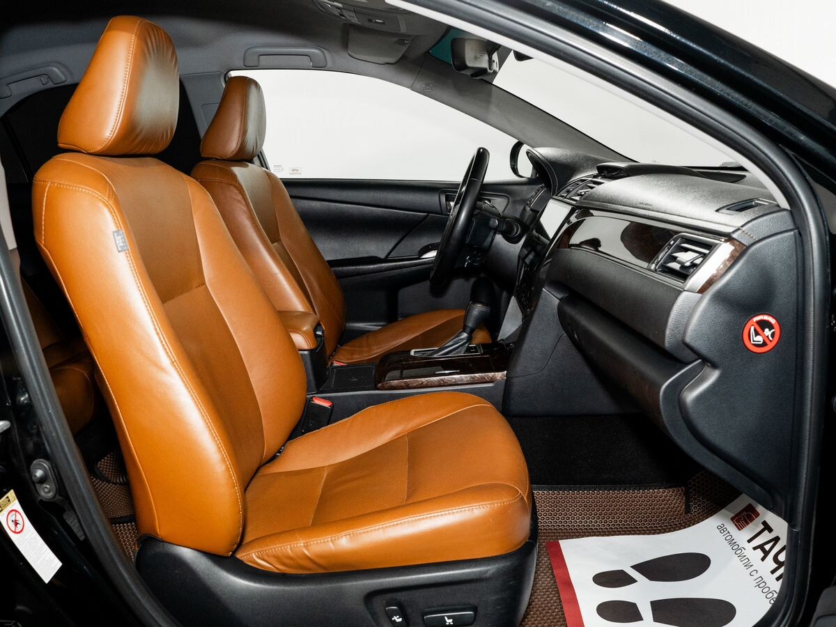 Toyota Camry 2017 - фото автомобиля