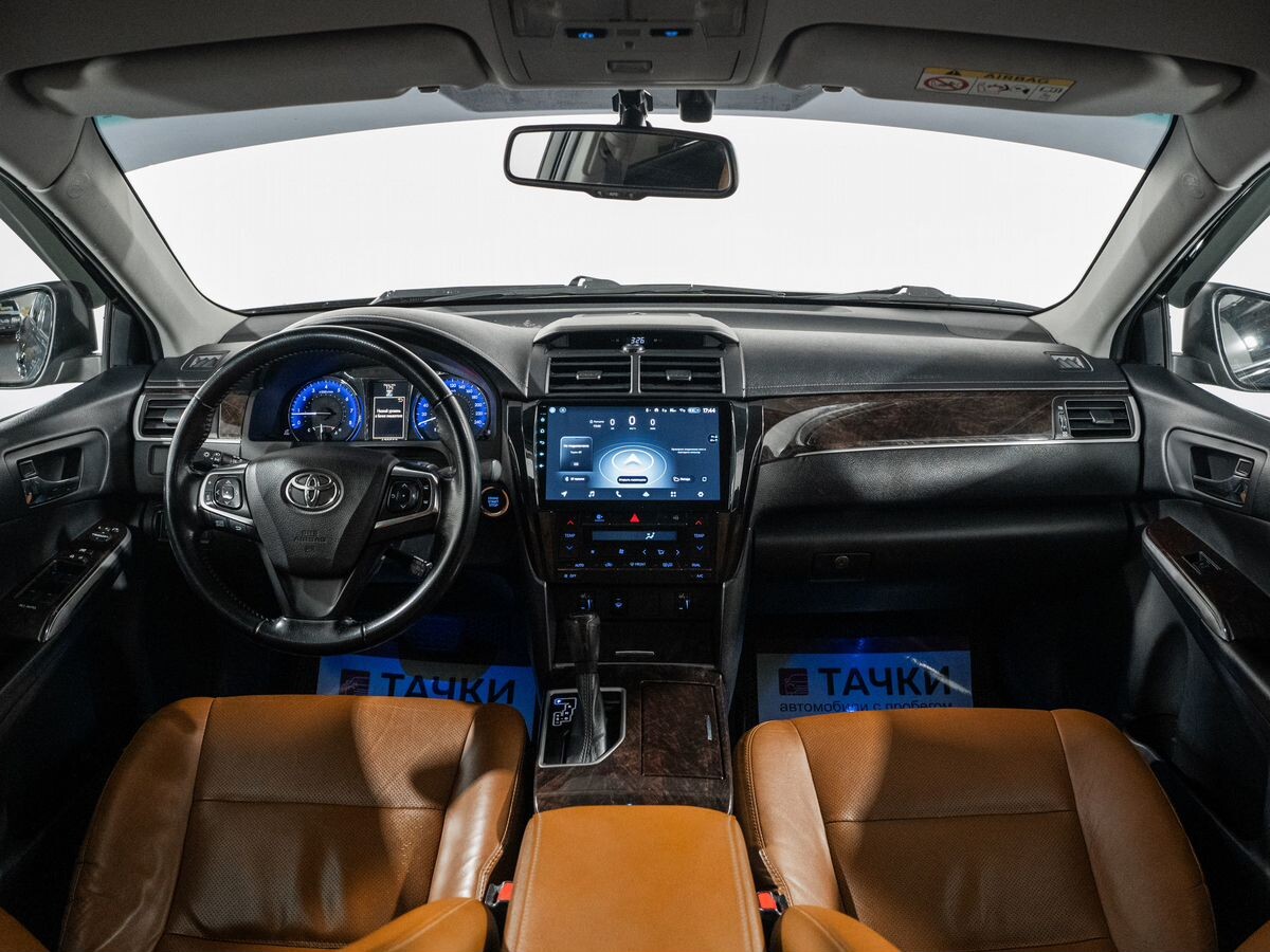Toyota Camry 2017 - фото автомобиля