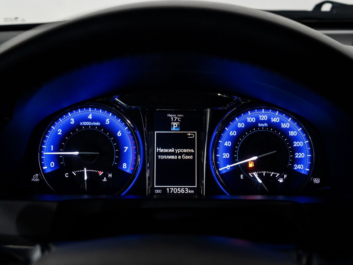 Toyota Camry 2017 - фото автомобиля