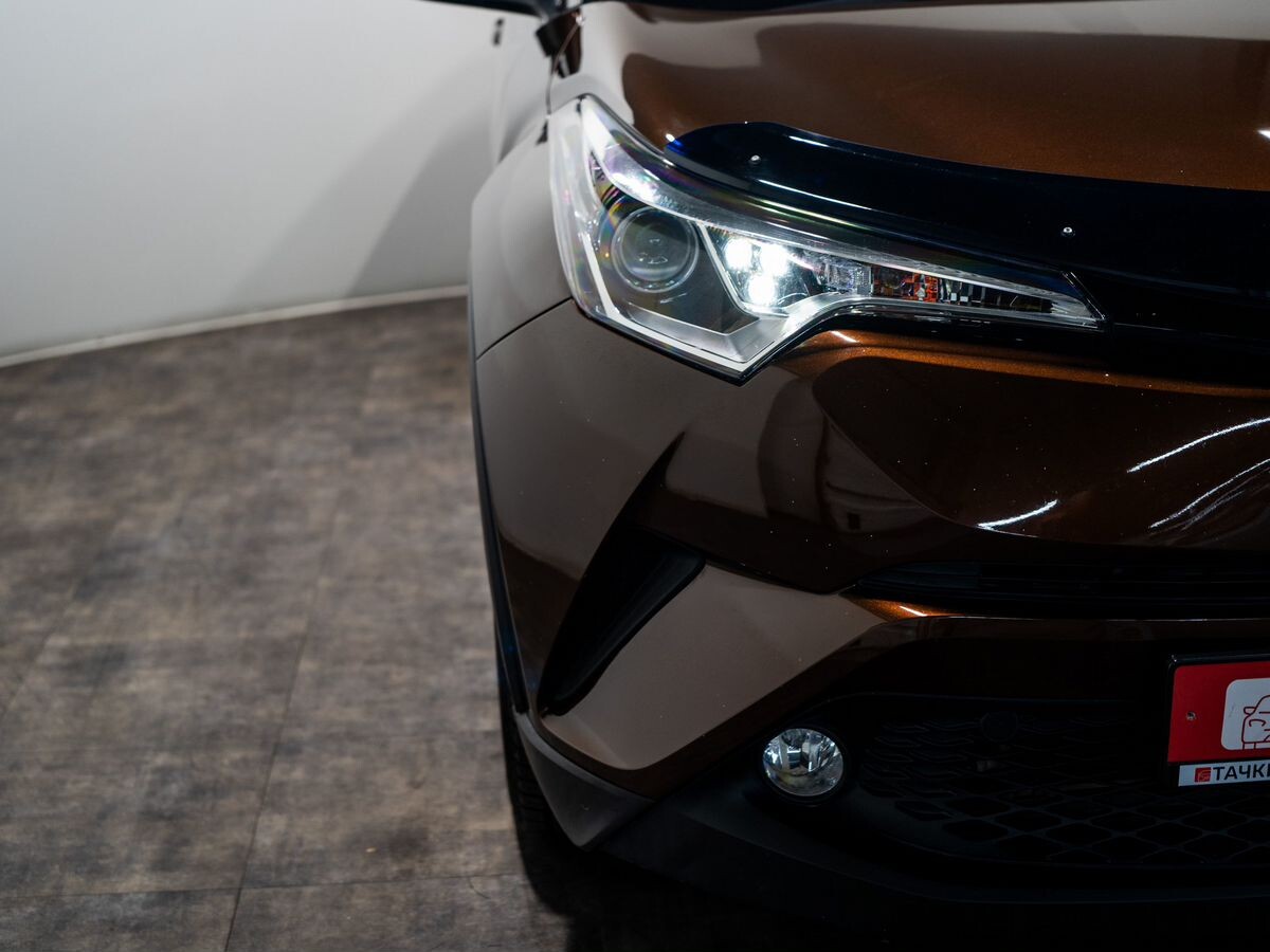 Toyota C-HR 2017 - фото автомобиля