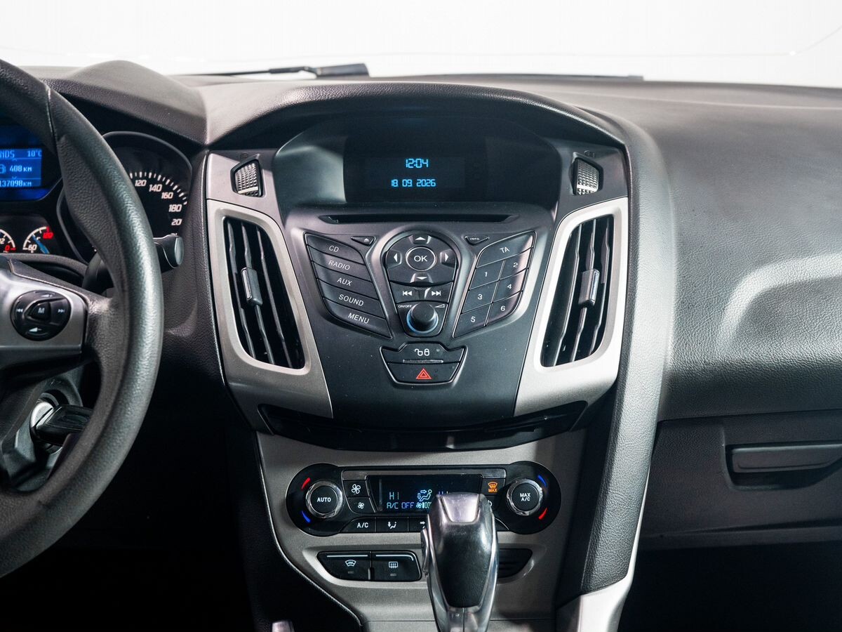 Ford Focus 2012 - фото автомобиля