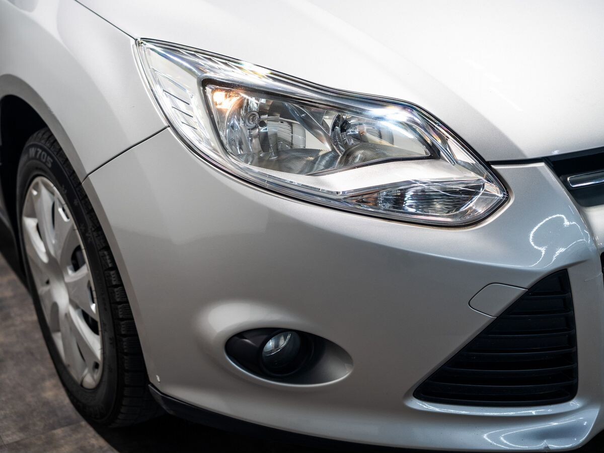 Ford Focus 2012 - фото автомобиля