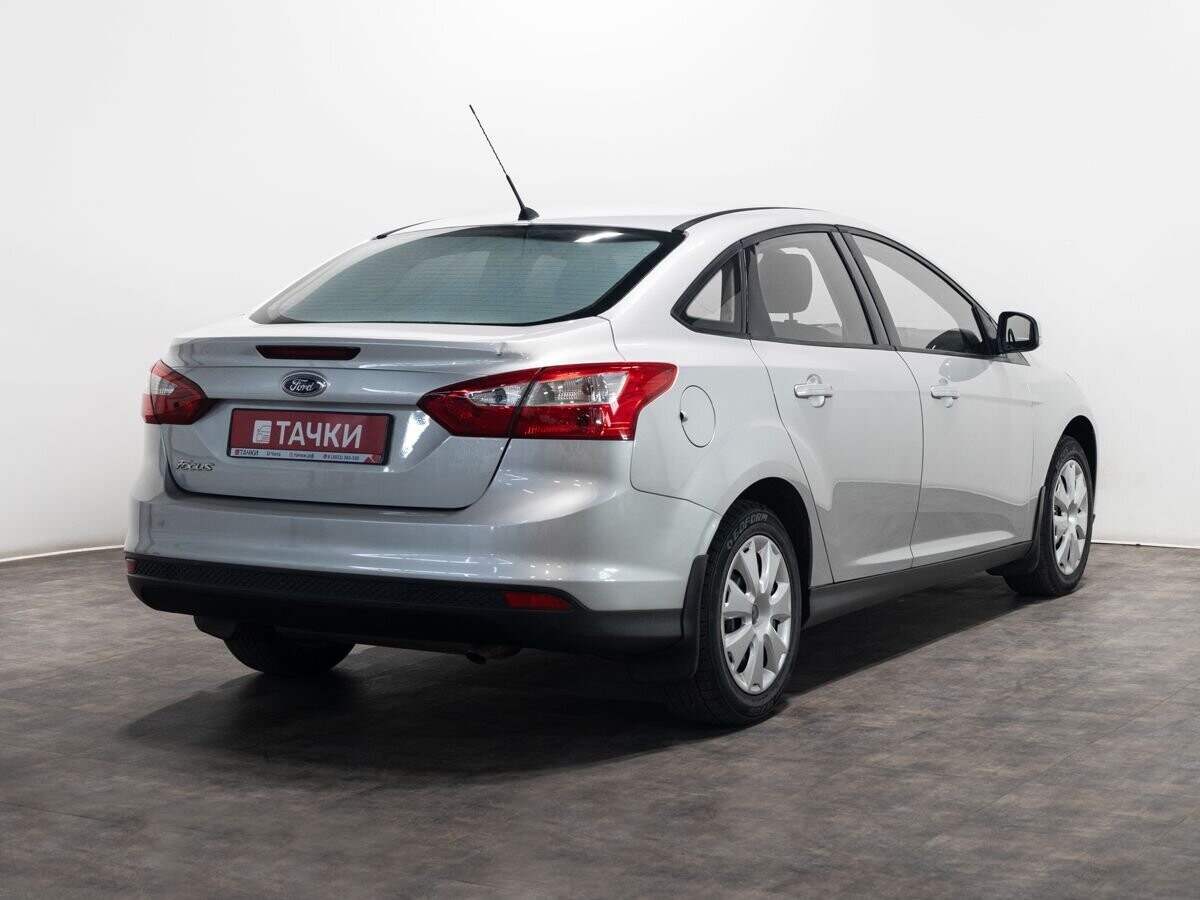 Ford Focus 2012 - фото автомобиля