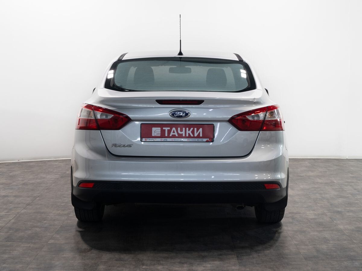 Ford Focus 2012 - фото автомобиля