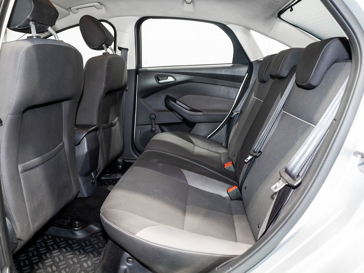 Ford Focus 2012 - фото автомобиля