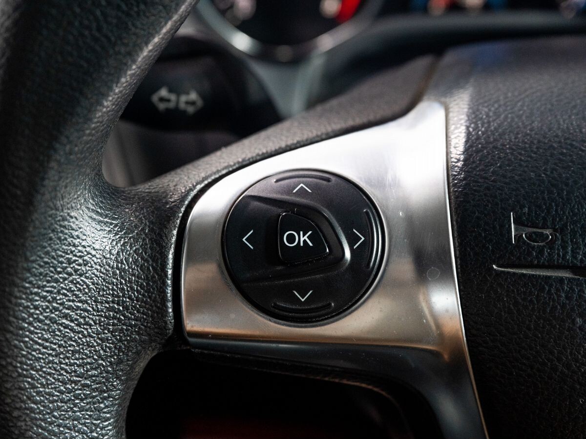 Ford Focus 2012 - фото автомобиля