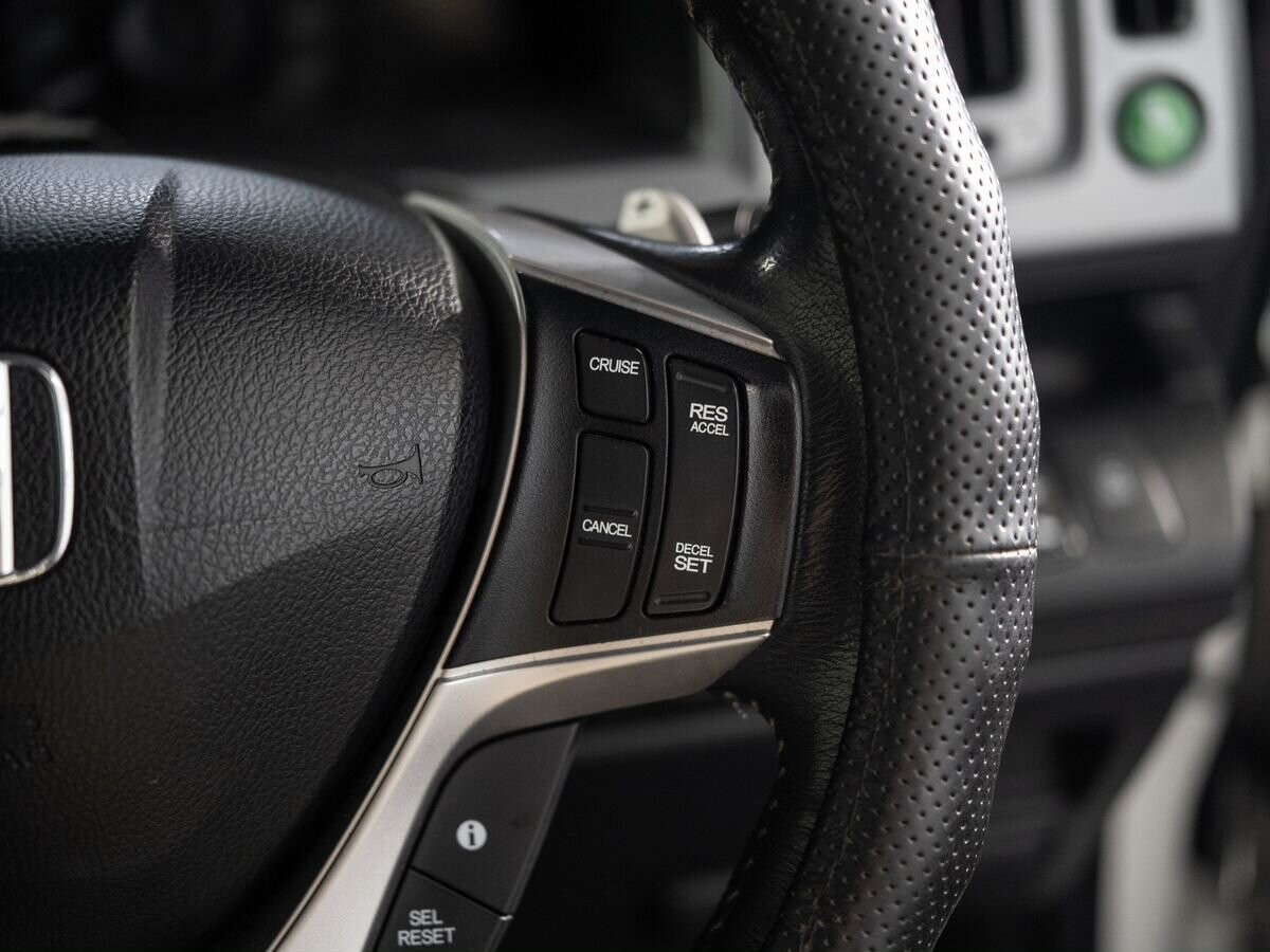 Honda Stepwgn 2012 - фото автомобиля