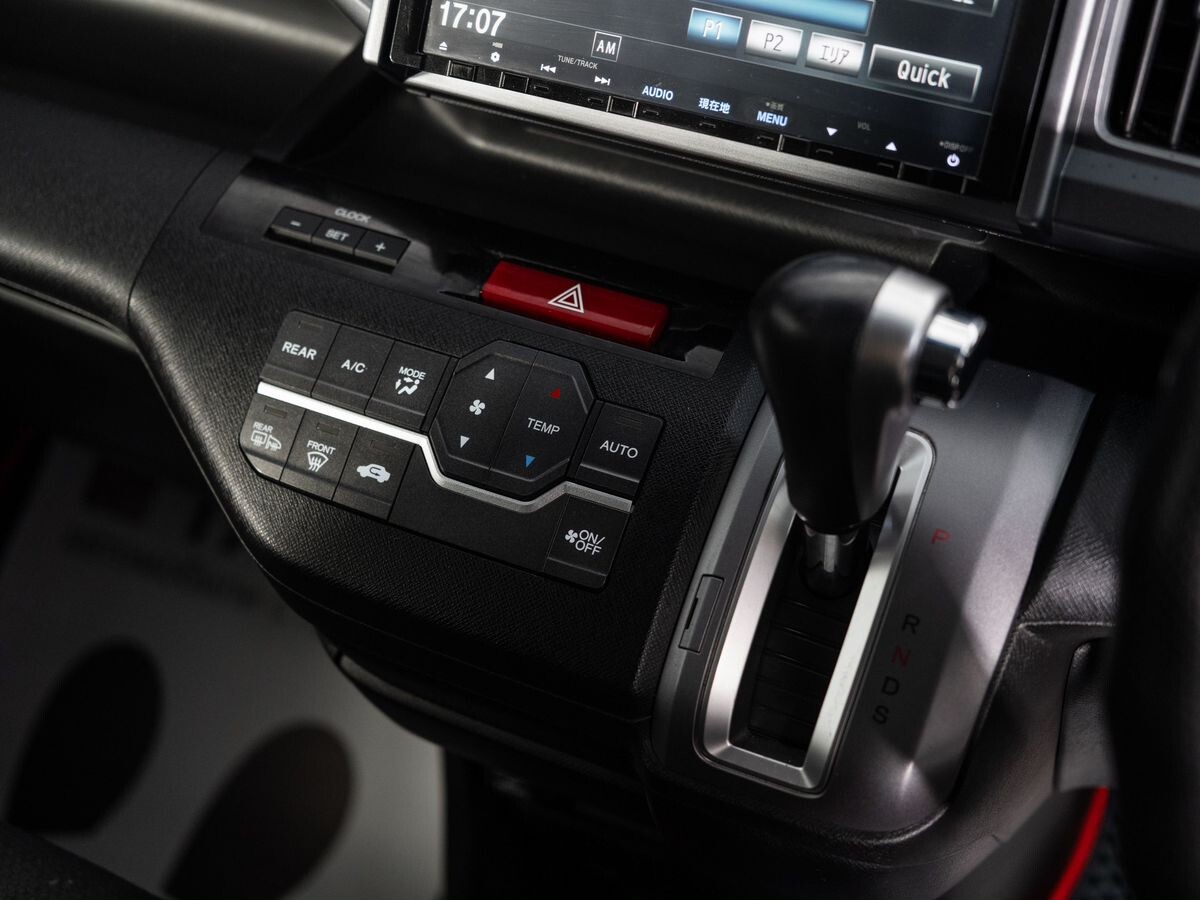 Honda Stepwgn 2012 - фото автомобиля