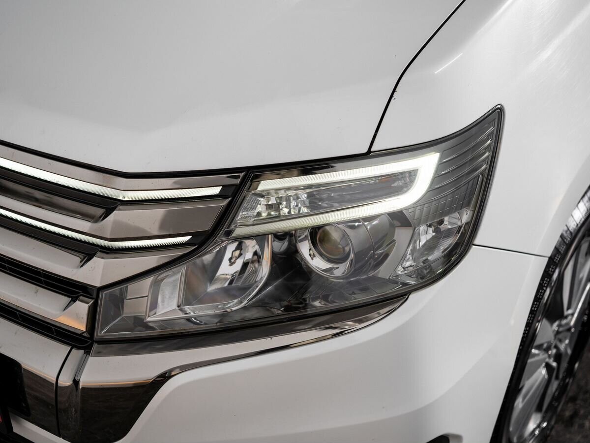 Honda Stepwgn 2012 - фото автомобиля