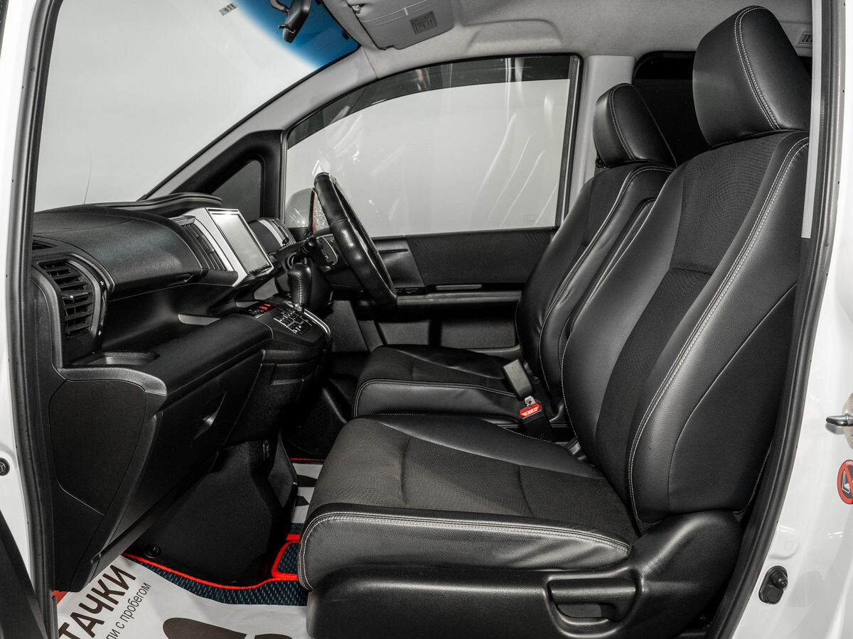 Honda Stepwgn 2012 - фото автомобиля