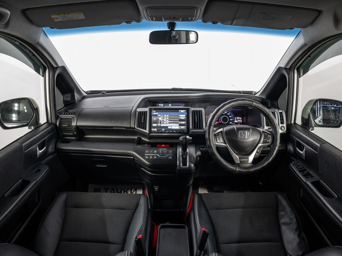Honda Stepwgn 2012 - фото автомобиля