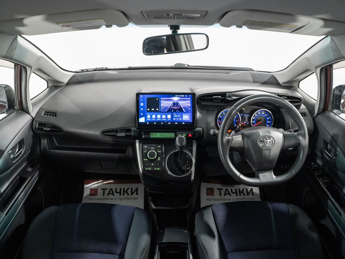 Toyota Wish 2013 - фото автомобиля