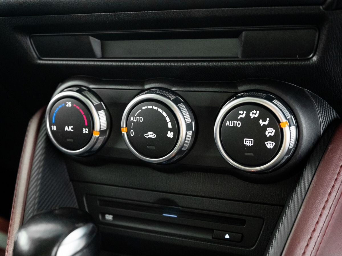 Mazda CX-3 2015 - фото автомобиля