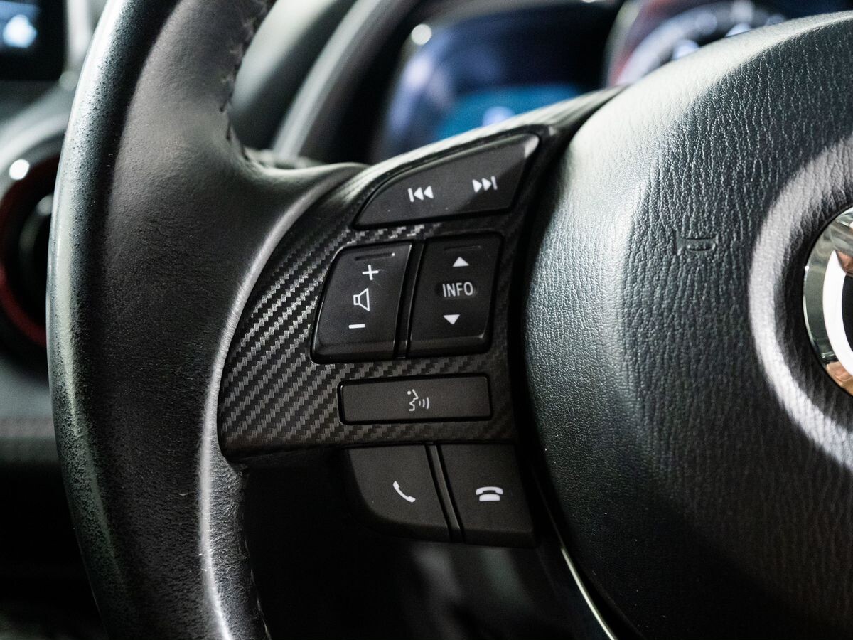 Mazda CX-3 2015 - фото автомобиля