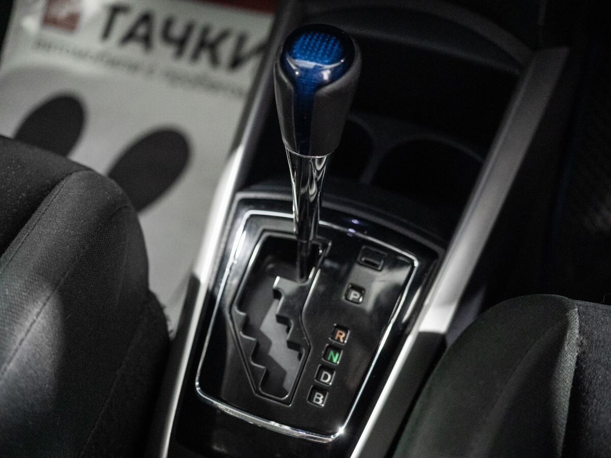 Toyota Corolla Fielder 2015 - фото автомобиля