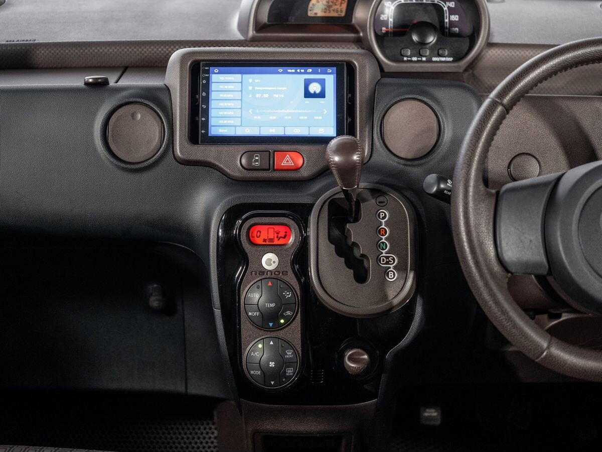 Toyota Spade 2013 - фото автомобиля