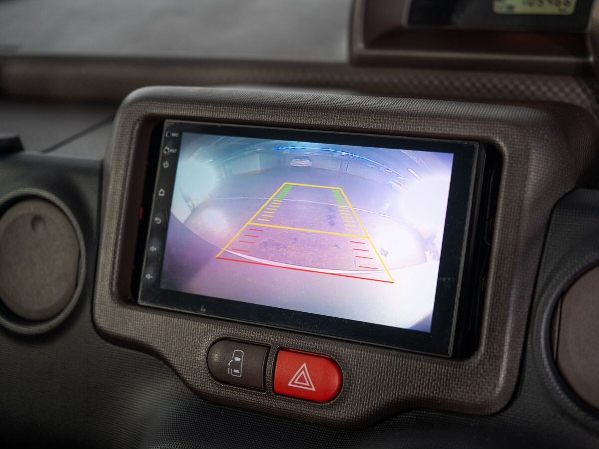 Toyota Spade 2013 - фото автомобиля