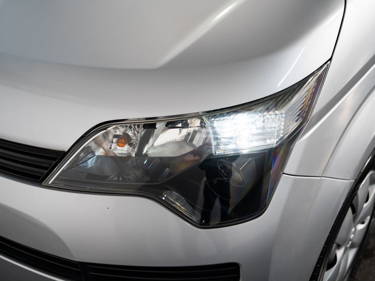 Toyota Spade 2013 - фото автомобиля