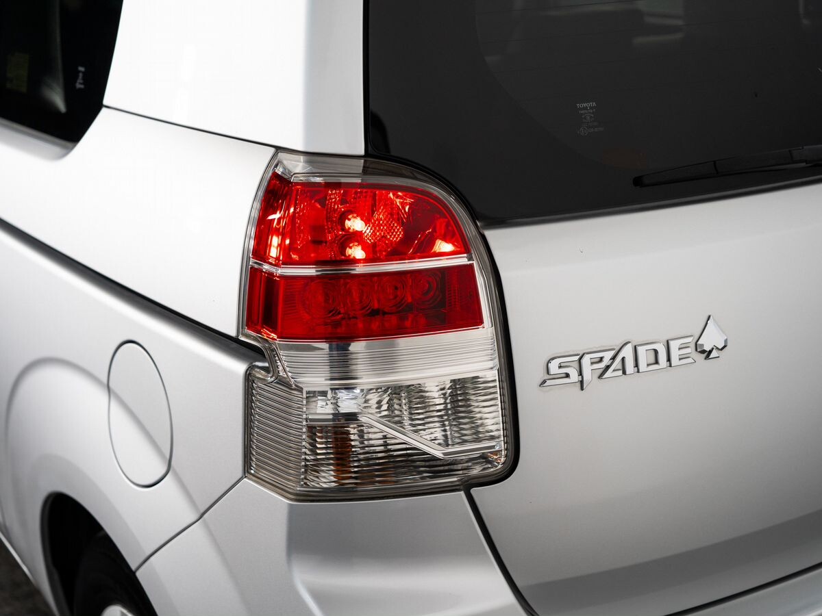 Toyota Spade 2013 - фото автомобиля