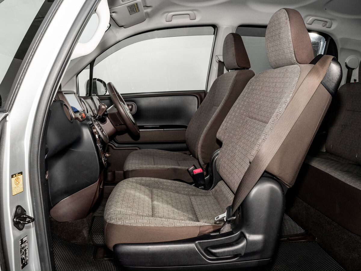 Toyota Spade 2013 - фото автомобиля