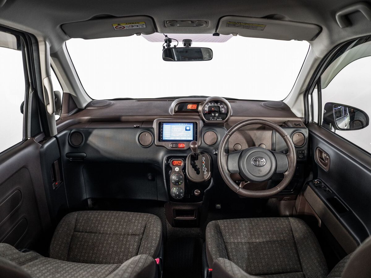 Toyota Spade 2013 - фото автомобиля
