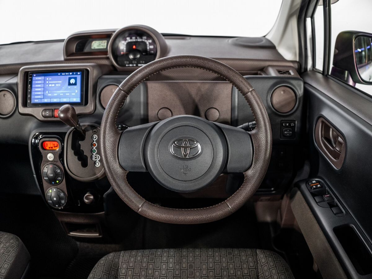 Toyota Spade 2013 - фото автомобиля