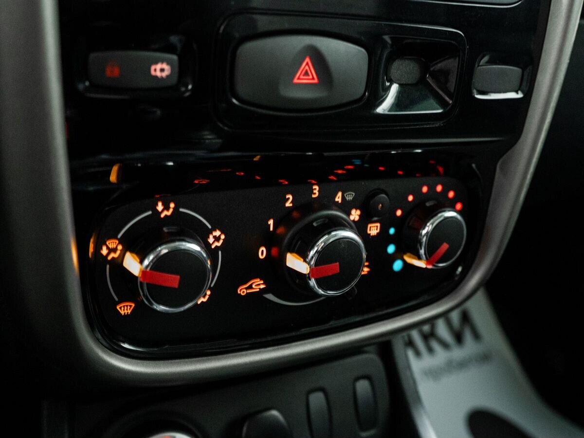 Renault Duster 2014 - фото автомобиля