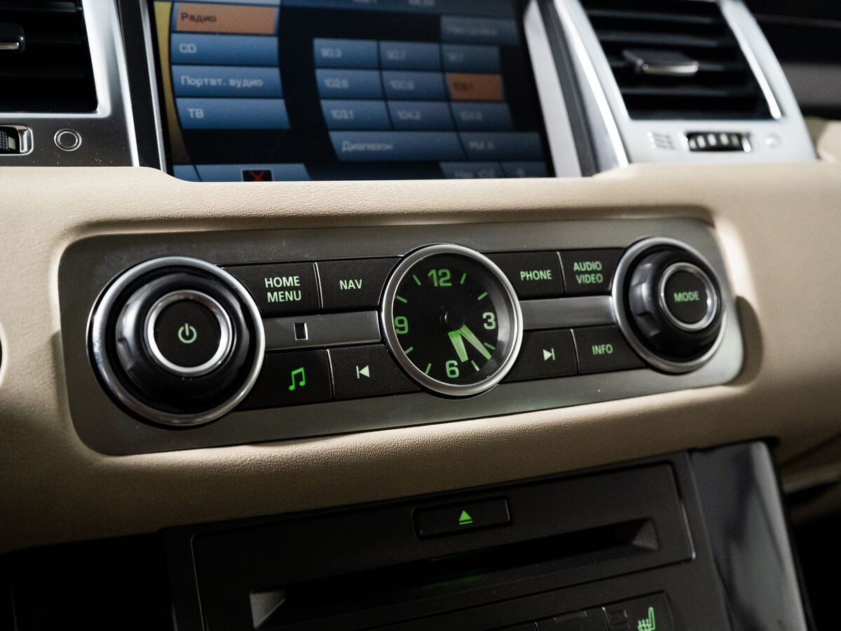 Land Rover Range Rover Sport 2011 - фото автомобиля