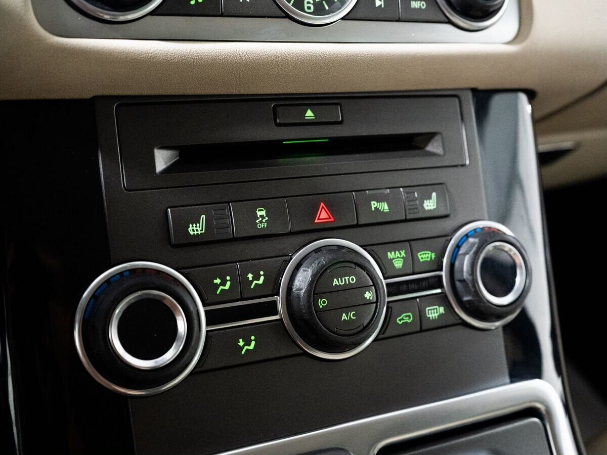 Land Rover Range Rover Sport 2011 - фото автомобиля