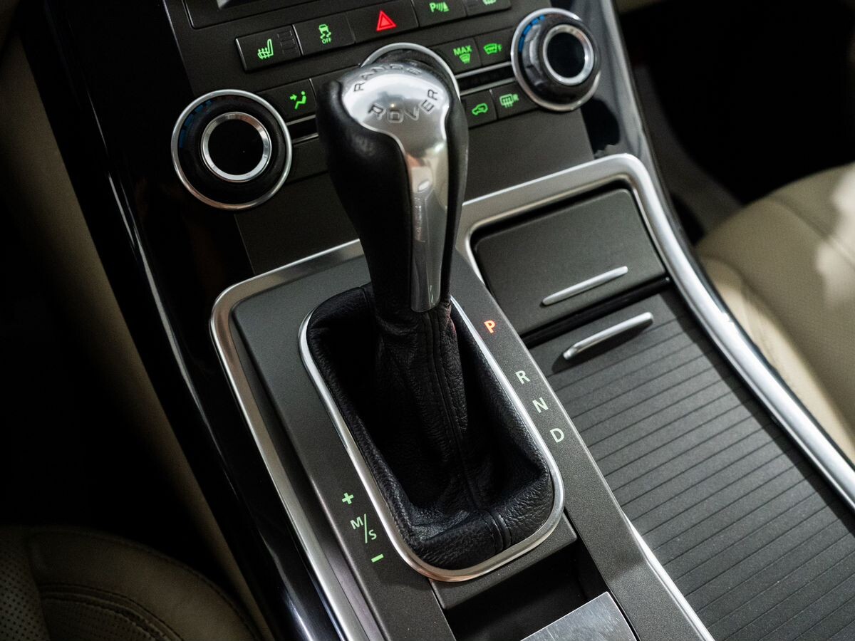 Land Rover Range Rover Sport 2011 - фото автомобиля