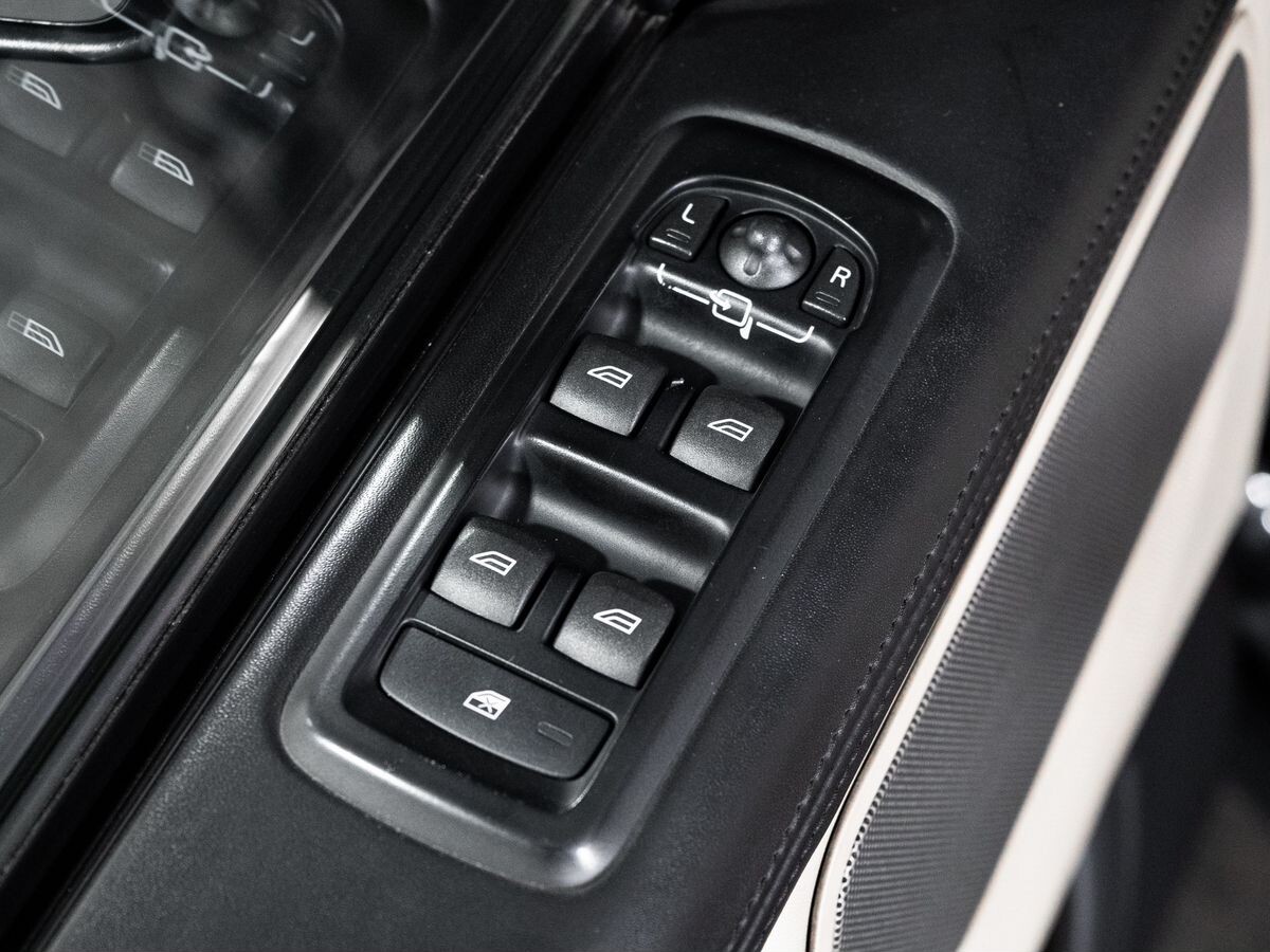 Land Rover Range Rover Sport 2011 - фото автомобиля