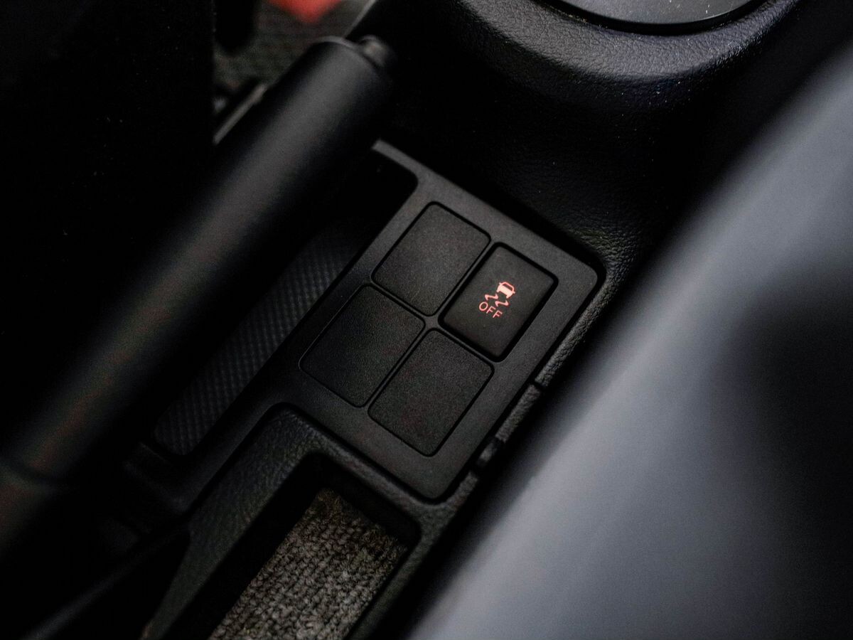 Toyota Vitz 2017 - фото автомобиля