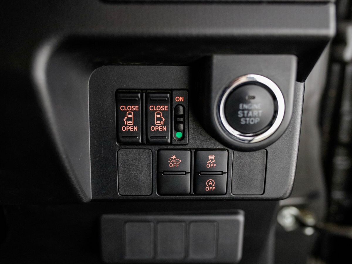 Toyota Roomy 2017 - фото автомобиля