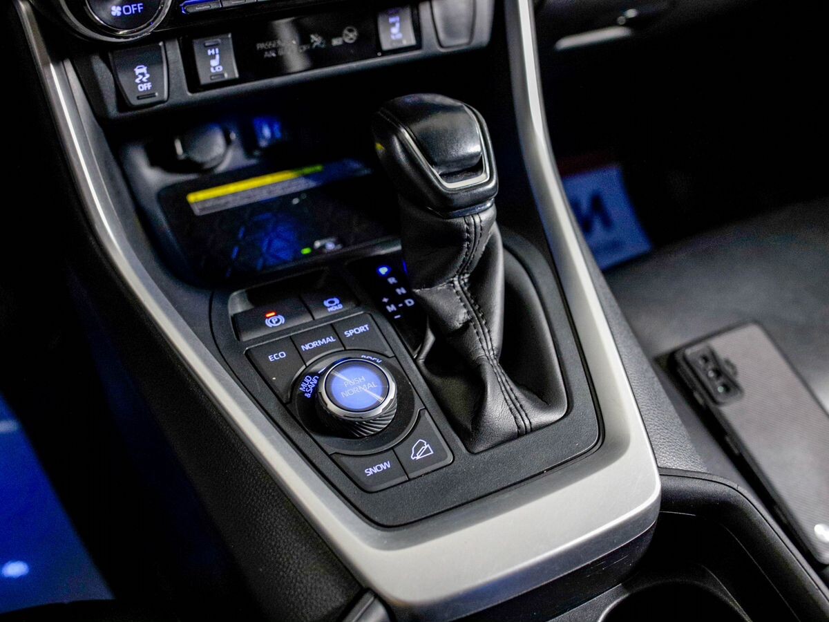Toyota RAV4 2019 - фото автомобиля