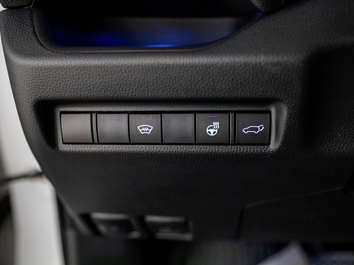 Toyota RAV4 2019 - фото автомобиля