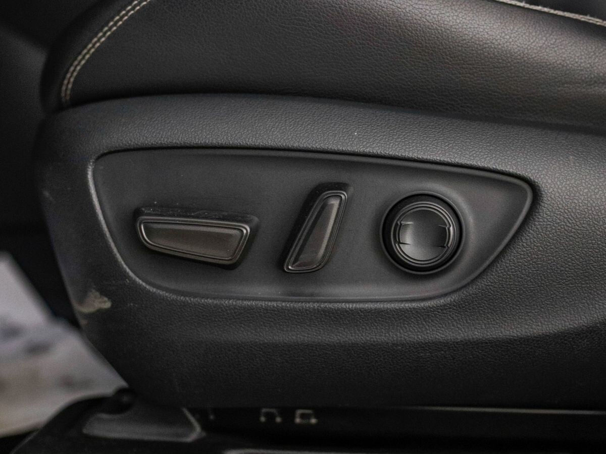Toyota RAV4 2019 - фото автомобиля