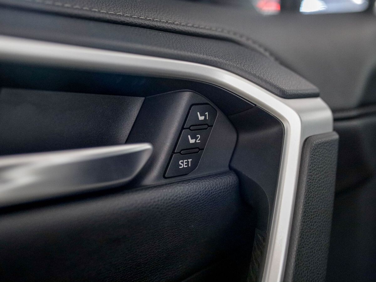 Toyota RAV4 2019 - фото автомобиля