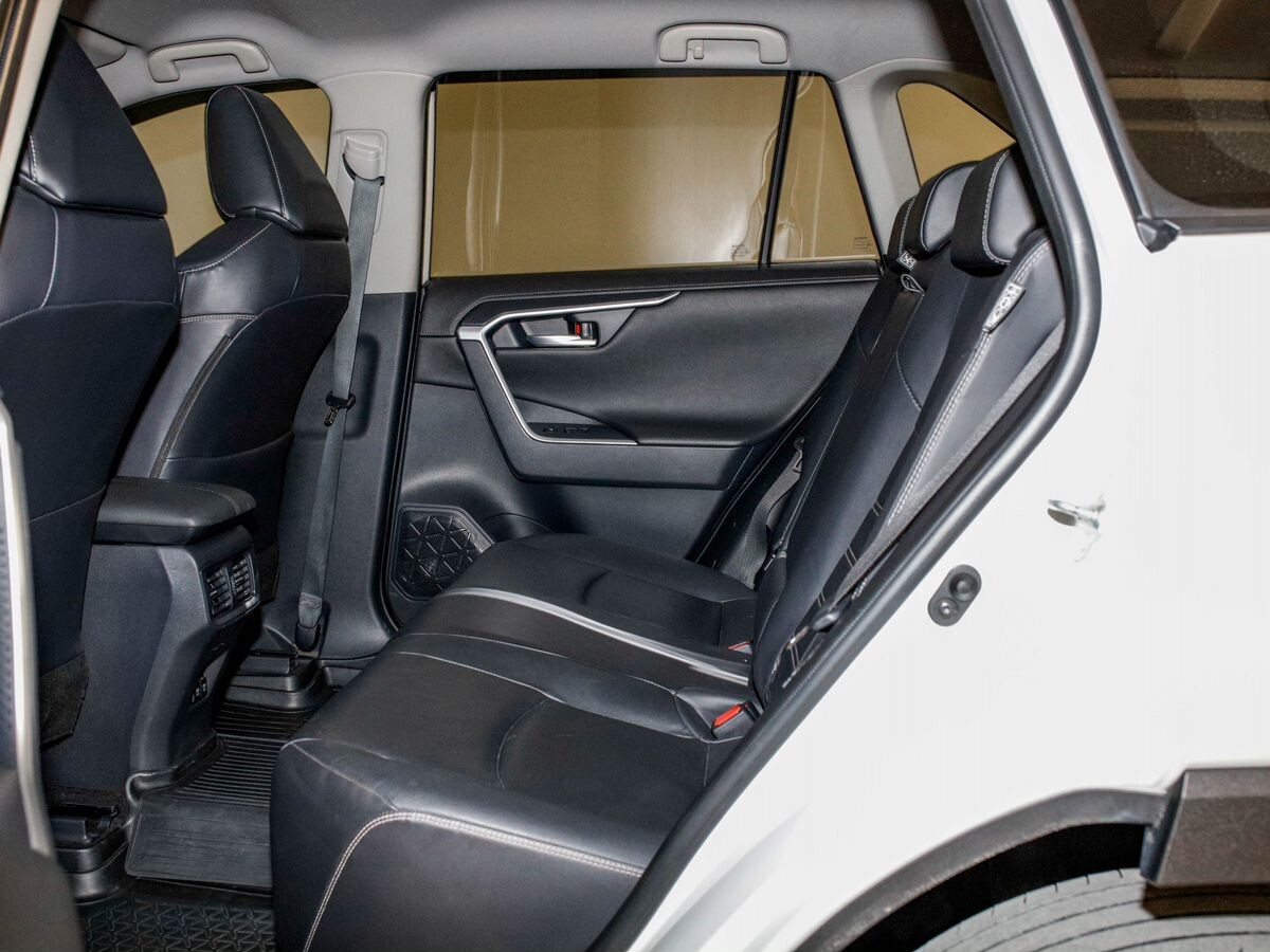 Toyota RAV4 2019 - фото автомобиля