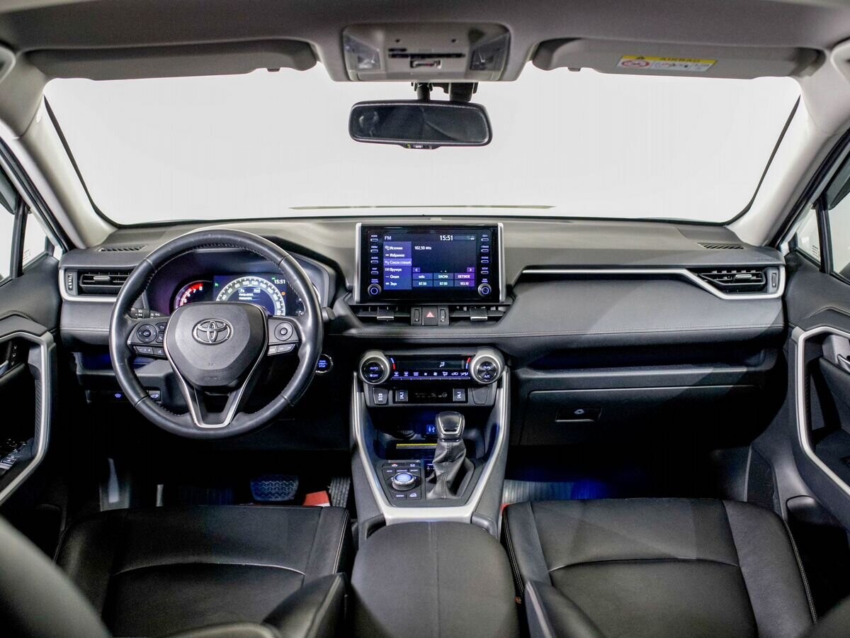 Toyota RAV4 2019 - фото автомобиля