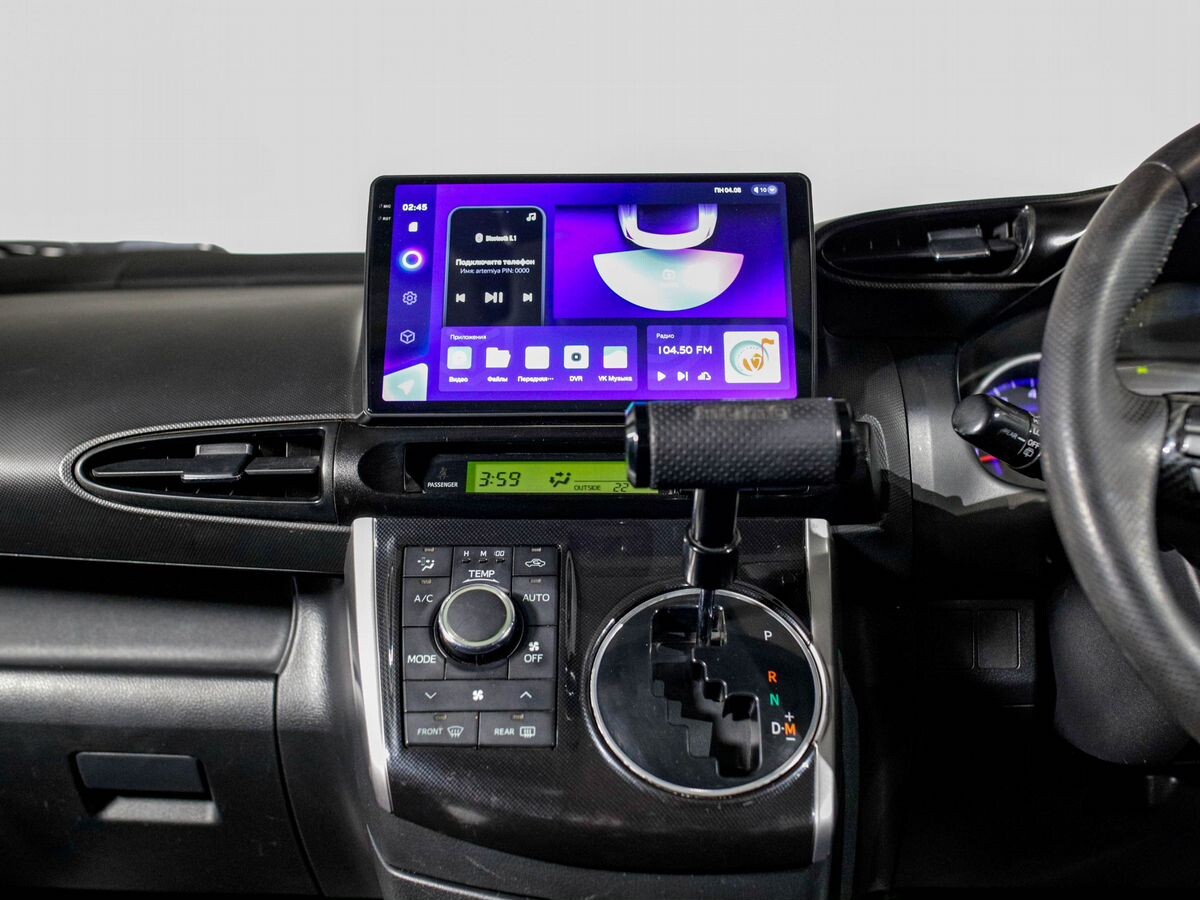 Toyota Wish 2012 - фото автомобиля