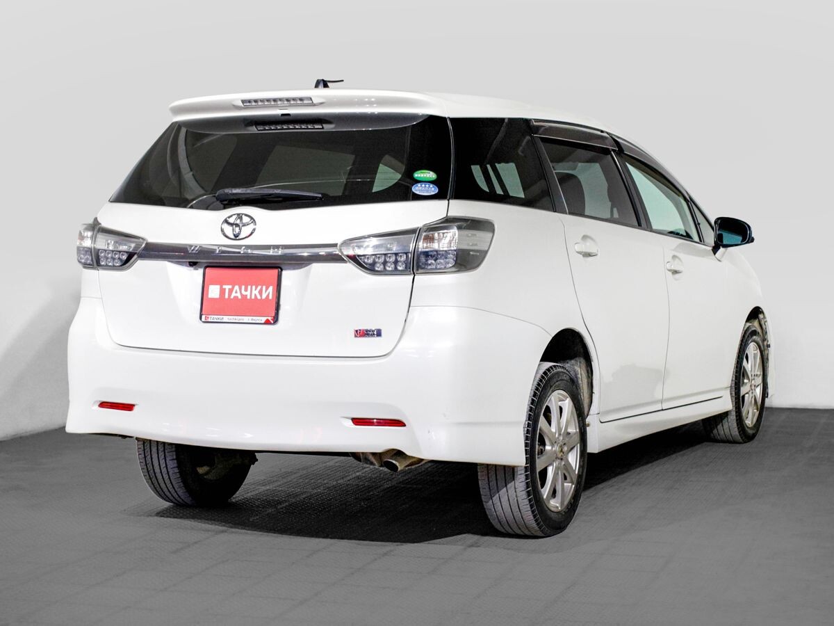 Toyota Wish 2012 - фото автомобиля