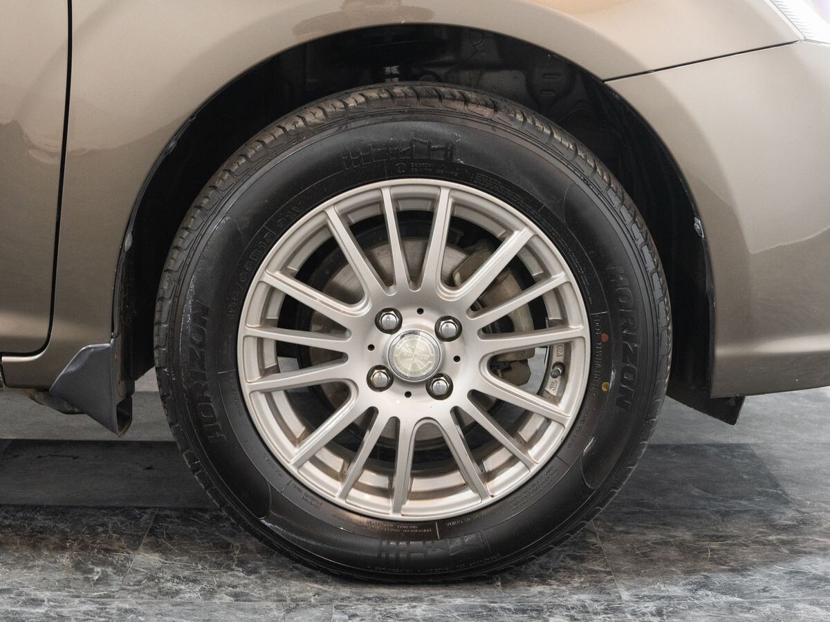 Toyota Corolla Fielder 2013 - фото автомобиля