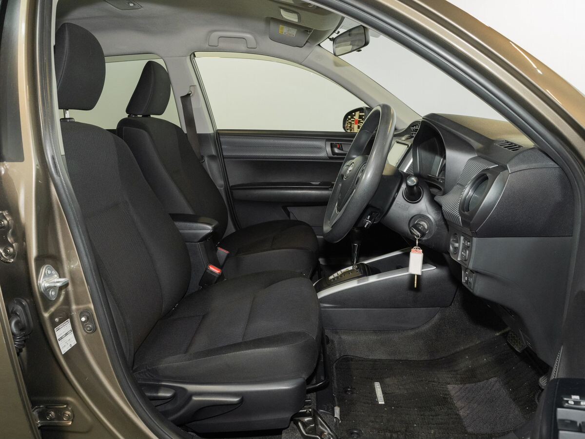 Toyota Corolla Fielder 2013 - фото автомобиля